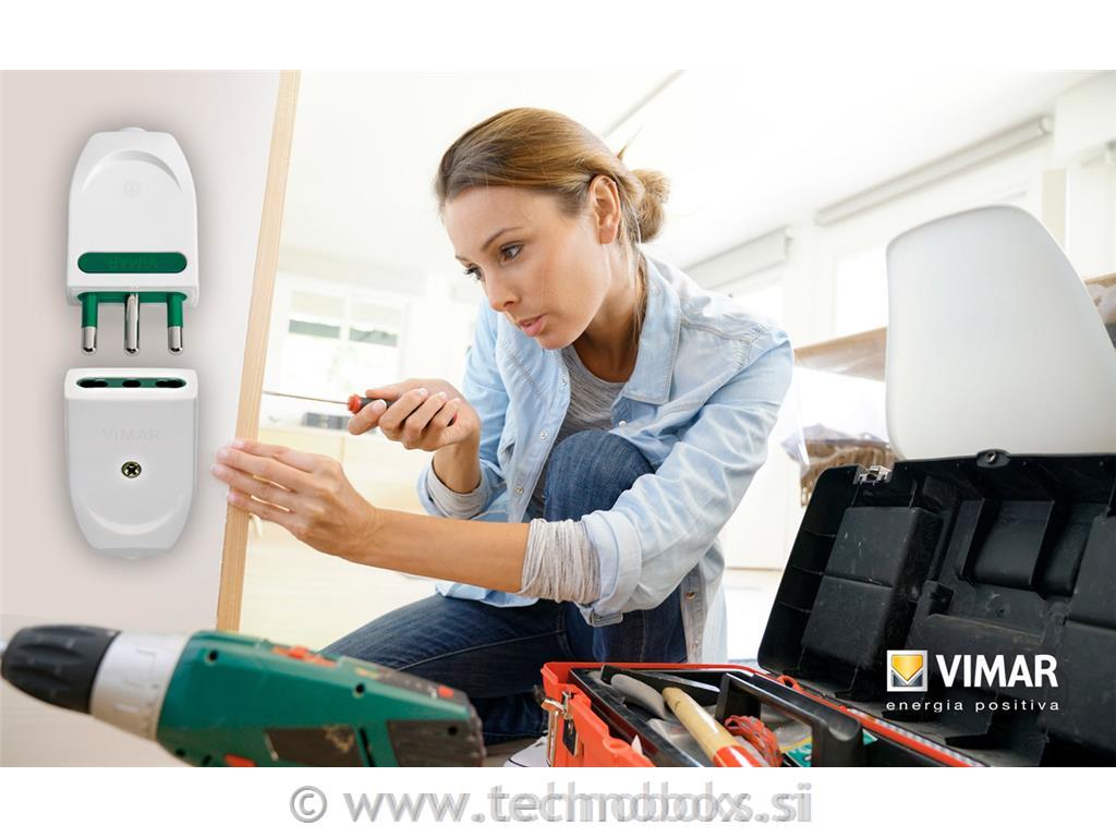 Vtičnica axial 16A P17/11 črna