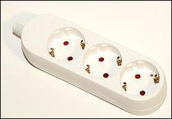 Podaljšek 3x šuko brez kabla