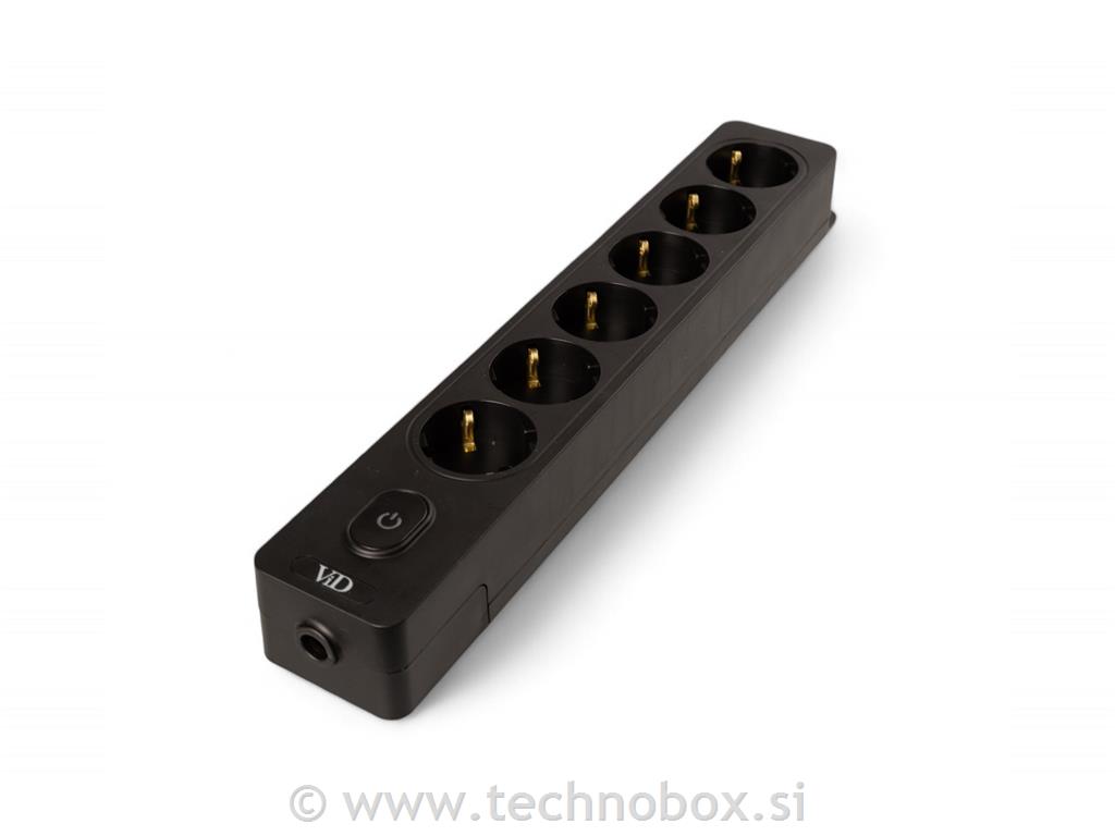 Podaljšek 4/5m črn z stikalom